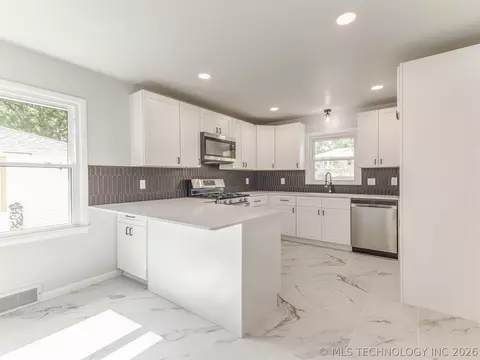 Kitchen - 4539 E 38th Pl, Tulsa, OK 74135 photo 1 of 6