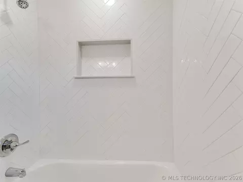 Bath - 4539 E 38th Pl, Tulsa, OK 74135 photo 3 of 3