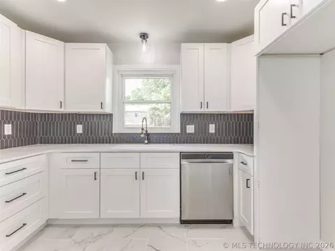 Kitchen - 4539 E 38th Pl, Tulsa, OK 74135 photo 3 of 6
