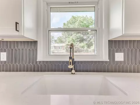 Kitchen - 4539 E 38th Pl, Tulsa, OK 74135 photo 5 of 6