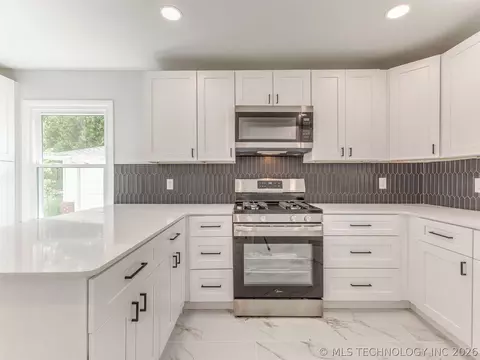 Kitchen - 4539 E 38th Pl, Tulsa, OK 74135 photo 2 of 6