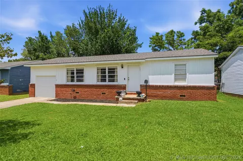 1921 W 49th St, Tulsa, OK 74107