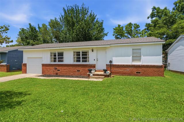 1921 W 49th St, Tulsa, OK 74107