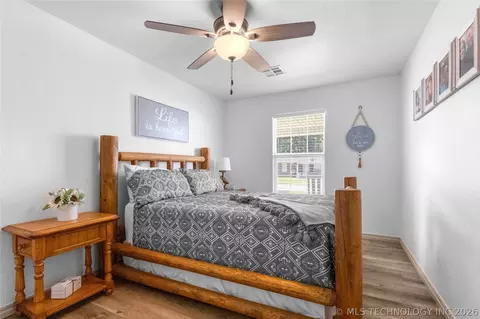 Bedroom - 103 Elm Ave, Eufaula, OK 74432 photo 4 of 8