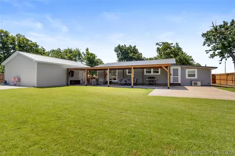 Exterior - 103 Elm Ave, Eufaula, OK 74432 photo 7 of 11