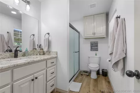 Bath - 103 Elm Ave, Eufaula, OK 74432 photo 1 of 4
