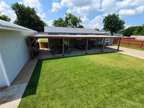 Exterior - 103 Elm Ave, Eufaula, OK 74432 photo 6 of 11