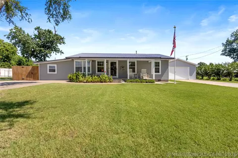 Exterior - 103 Elm Ave, Eufaula, OK 74432 photo 4 of 11