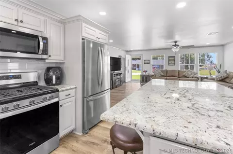 Kitchen - 103 Elm Ave, Eufaula, OK 74432 photo 6 of 6
