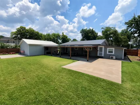 Exterior - 103 Elm Ave, Eufaula, OK 74432 photo 9 of 11