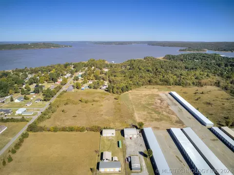 4 Hamilton Rd, Eufaula, OK 74432 photo 3