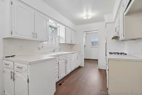 Kitchen - 6830 E 58th St, Tulsa, OK 74145 photo 1 of 1