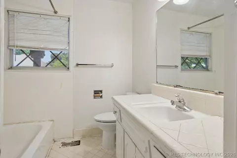 Bath - 6830 E 58th St, Tulsa, OK 74145 photo 3 of 4