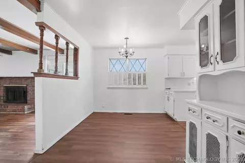 Dining - 6830 E 58th St, Tulsa, OK 74145 photo 1 of 1