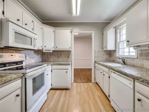 4642 E 14th Pl, Tulsa, OK 74112 photo 16