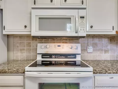 4642 E 14th Pl, Tulsa, OK 74112 photo 17