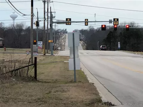 17810 E 101st St, Broken Arrow, OK 74012 photo 2