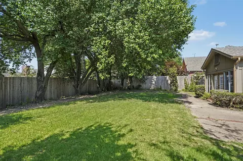 Exterior - 6536 E 85th St, Tulsa, OK 74133 photo 5 of 6