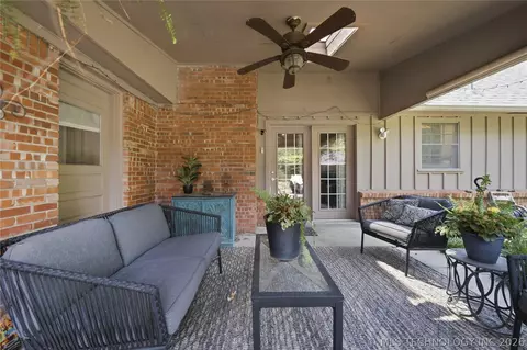 Exterior - 6121 E 52nd Pl, Tulsa, OK 74135 photo 3 of 7