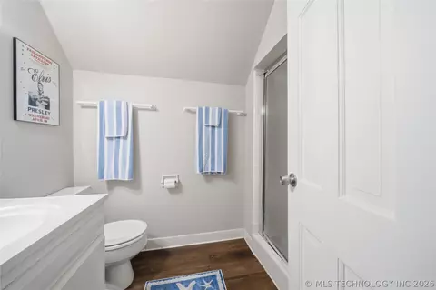Bath - 6121 E 52nd Pl, Tulsa, OK 74135 photo 4 of 4
