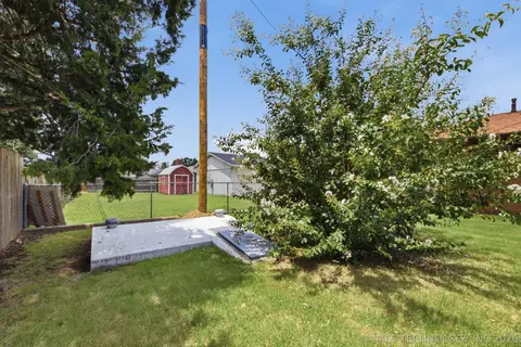 Exterior - 5174 E 29th St, Tulsa, OK 74114 photo 5 of 9