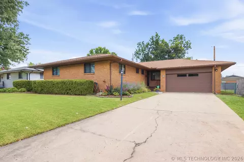 Exterior - 5174 E 29th St, Tulsa, OK 74114 photo 7 of 9
