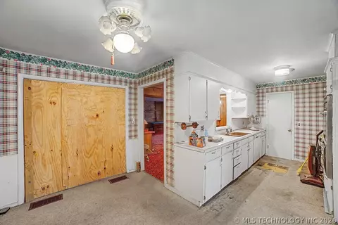 13202 E 6th St, Tulsa, OK 74108 photo 9