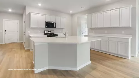Kitchen - 2014 E Toledo St, Broken Arrow, OK 74011 photo 2 of 4