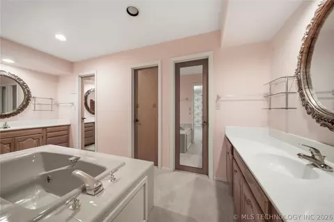 Bath - 4201 E 64th St, Tulsa, OK 74136 photo 3 of 5