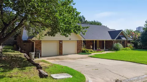 Exterior - 4201 E 64th St, Tulsa, OK 74136 photo 3 of 4