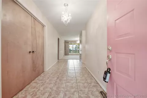 Entry Way - 4201 E 64th St, Tulsa, OK 74136 photo 2 of 2