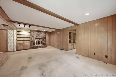 Living - 4201 E 64th St, Tulsa, OK 74136 photo 4 of 5