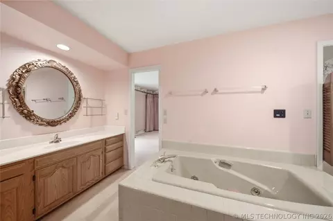 Bath - 4201 E 64th St, Tulsa, OK 74136 photo 4 of 5