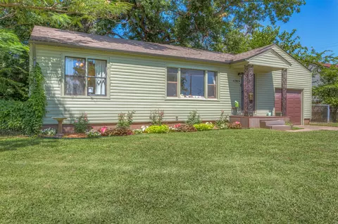 702 N Atlanta St, Owasso, OK 74055