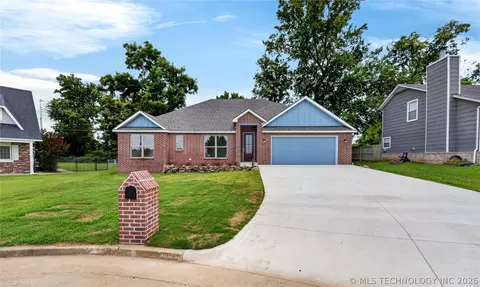 400 W 54th St, Sand Springs, OK 74063
