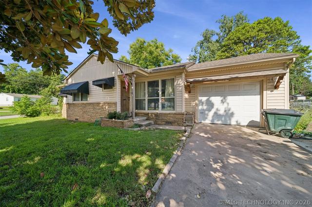 1000 N Maple Ave, Sand Springs, OK 74063