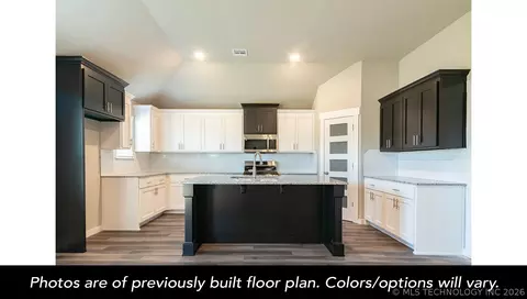 Kitchen - 27154 E 110th St, Broken Arrow, OK 74014 photo 1 of 2