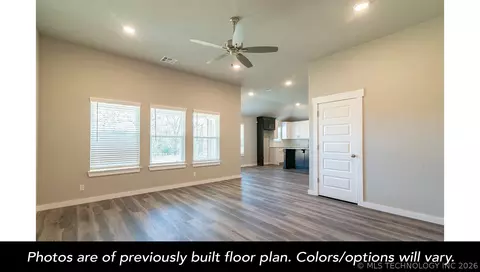 Living - 27154 E 110th St, Broken Arrow, OK 74014 photo 1 of 1