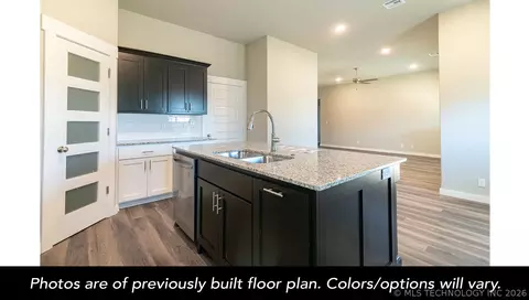 Kitchen - 27154 E 110th St, Broken Arrow, OK 74014 photo 2 of 2