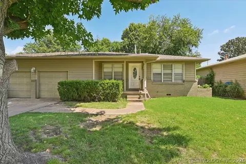 1609 E 55th Pl, Tulsa, OK 74105 photo 2