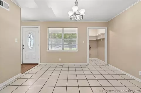 1609 E 55th Pl, Tulsa, OK 74105 photo 8