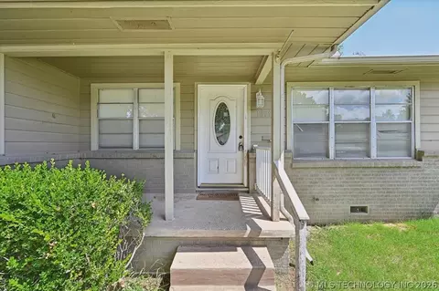 1609 E 55th Pl, Tulsa, OK 74105 photo 3
