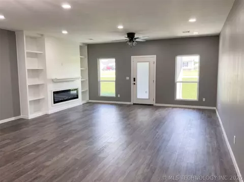 Living - 1950 E 474 St, Pryor, OK 74361 photo 1 of 1