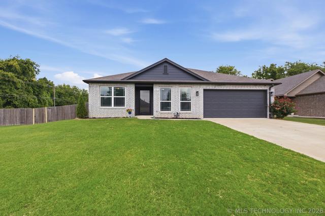 401 E Birch St, Coweta, OK 74429