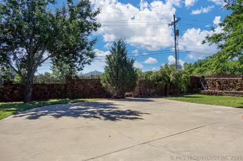 Exterior - 6642 E 60th Pl, Tulsa, OK 74145 photo 13 of 19