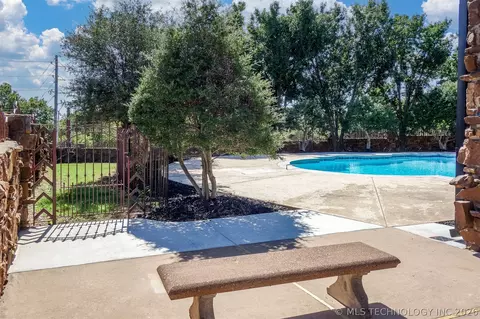 Exterior - 6642 E 60th Pl, Tulsa, OK 74145 photo 6 of 19