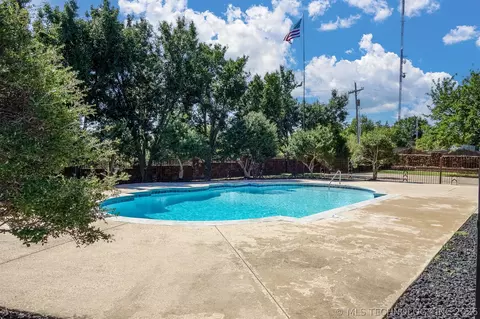 Exterior - 6642 E 60th Pl, Tulsa, OK 74145 photo 5 of 19