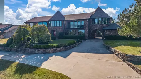 Exterior - 6642 E 60th Pl, Tulsa, OK 74145 photo 2 of 19