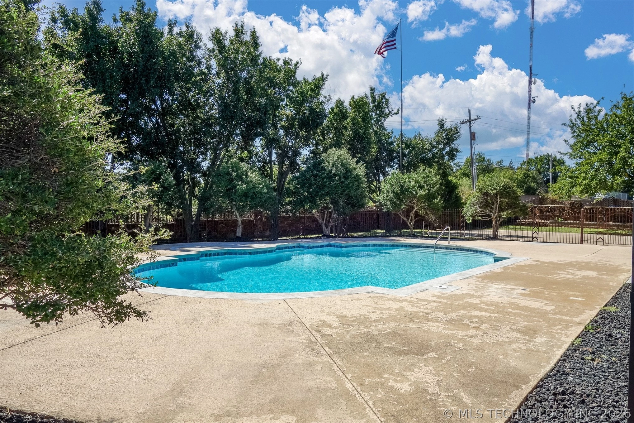 Exterior - 6642 E 60th Pl, Tulsa, OK 74145 photo 3 of 17