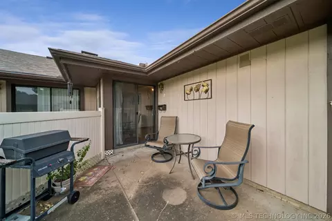 Exterior - 313 E Angus Avenue 1, Dewey, OK 74029 photo 4 of 5
